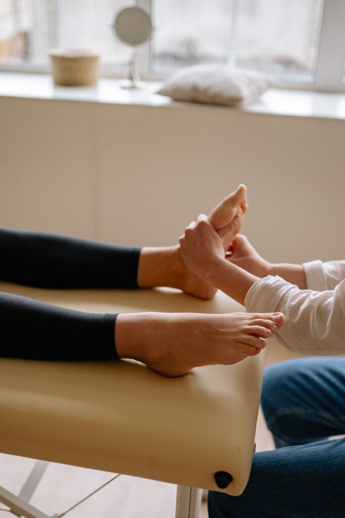 Evaluación del pie por un profesional de la salud